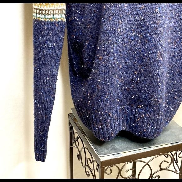 BellField Wool Blend Crew Neck Sweater - Picture 5 of 16